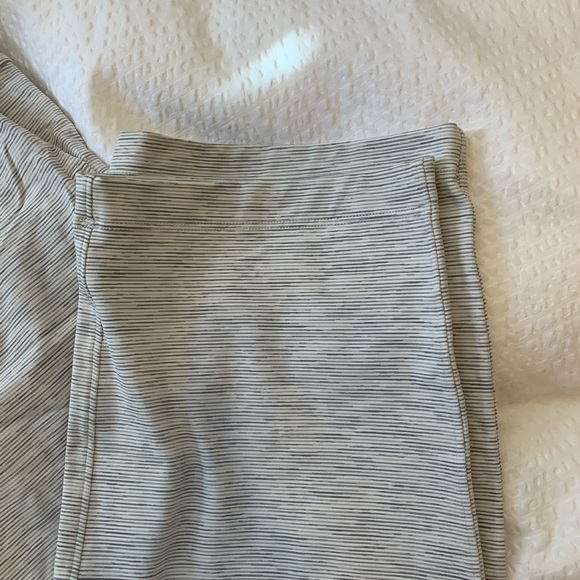 Lululemon ‘On The Fly’ Crop - Picture 4 of 7